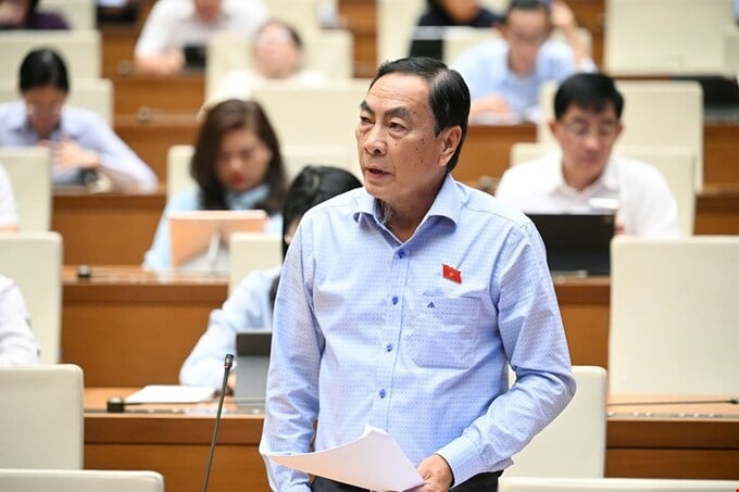 Đại biểu Phạm Văn Hòa. Đại biểu Phạm Văn Hòa. 