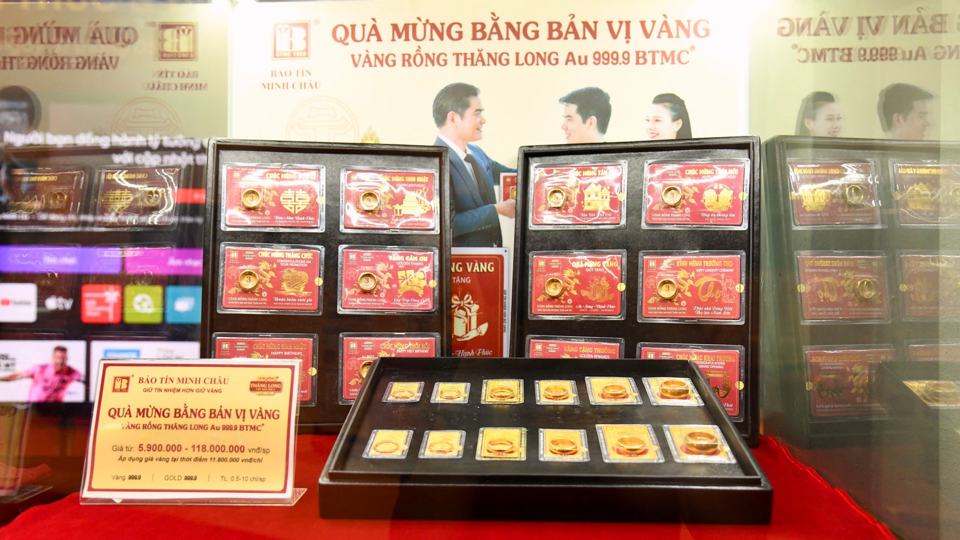 Bảo Tín Minh Châu đã có 3 cơ sở kinh doanh tại Hà Nội và trên 200 đại lý trên toàn quốc. Bảo Tín Minh Châu đã có 3 cơ sở kinh doanh tại Hà Nội và trên 200 đại lý trên toàn quốc.