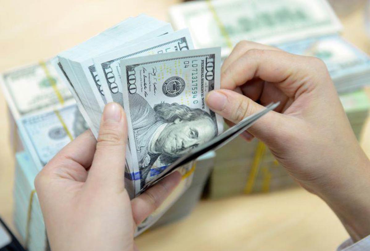 Tỷ giá trung tâm lập kỷ lục mới, giá USD ngân hàng tăng cao - Ảnh 1 Tỷ giá trung tâm lập kỷ lục mới, giá USD ngân hàng tăng cao - Ảnh 1