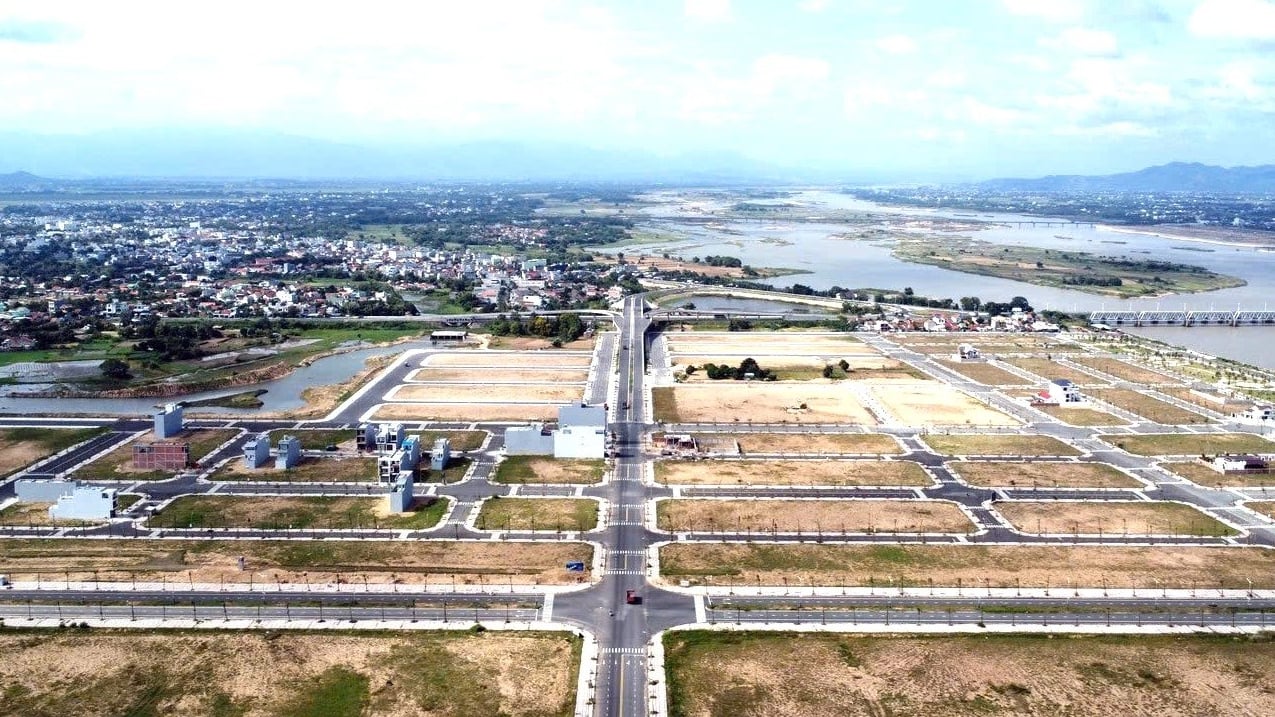 Quy định mới khiến DN địa ốc ‘oằn mình’ gánh thêm tiền sử dụng đất - Ảnh 2 Quy định mới khiến DN địa ốc ‘oằn mình’ gánh thêm tiền sử dụng đất - Ảnh 2