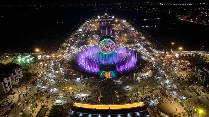 Trục đại lộ lễ hội đã hiện hữu là điểm nhấn trong hệ tiện ích tại Sun Urban City (Ảnh: Ánh Dương) Trục đại lộ lễ hội đã hiện hữu là điểm nhấn trong hệ tiện ích tại Sun Urban City (Ảnh: Ánh Dương)