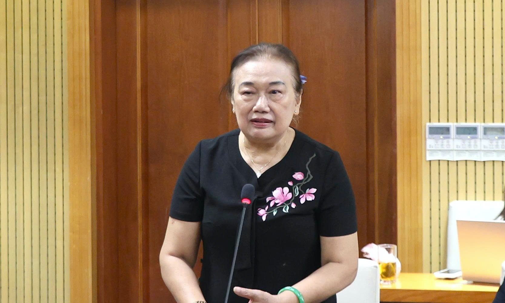 Bà Nguyễn Thị Cúc, Chủ tịch Hiệp hội tư vấn Thuế Việt Nam Bà Nguyễn Thị Cúc, Chủ tịch Hiệp hội tư vấn Thuế Việt Nam 