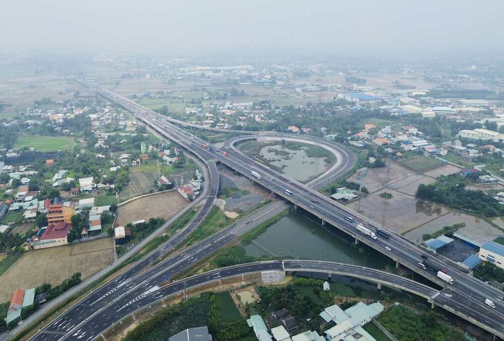 UBND TP. HCM giao Ban Quản lý dự án đầu tư xây dựng các công trình giao thông (Ban Giao thông) làm chủ đầu tư dự án. UBND TP. HCM giao Ban Quản lý dự án đầu tư xây dựng các công trình giao thông (Ban Giao thông) làm chủ đầu tư dự án.
