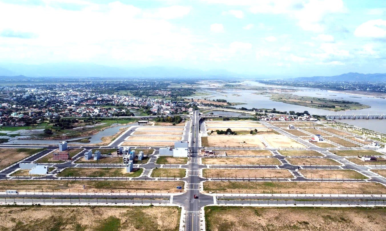 Một góc Khu kinh tế Nam Phú Yên. Một góc Khu kinh tế Nam Phú Yên. 