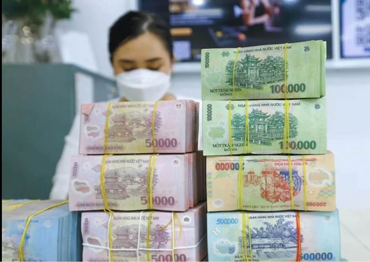 Chịu nhiều sức ép, lãi suất tiết kiệm khó giữ ở mức thấp - Ảnh 2 Chịu nhiều sức ép, lãi suất tiết kiệm khó giữ ở mức thấp - Ảnh 2