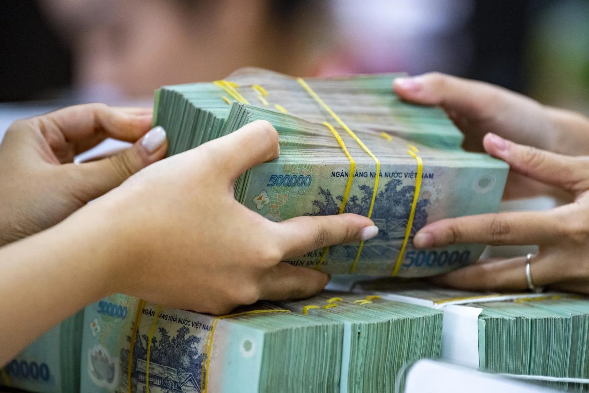 Lãi suất đặc biệt gần 10%/năm, ai là người được nhận ưu đãi? - Ảnh 2 Lãi suất đặc biệt gần 10%/năm, ai là người được nhận ưu đãi? - Ảnh 2