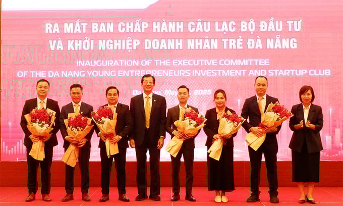 Ra mắt Ban Chấp hành Câu lạc bộ Đầu tư và Khởi nghiệp Doanh nhân trẻ (YBA) Đà Nẵng tại DAVAS 2025 (ảnh Cổng thông tin Đà Nẵng) Ra mắt Ban Chấp hành Câu lạc bộ Đầu tư và Khởi nghiệp Doanh nhân trẻ (YBA) Đà Nẵng tại DAVAS 2025 (ảnh Cổng thông tin Đà Nẵng)
