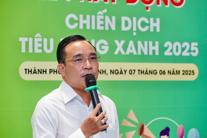 Ông Nguyễn Ngọc Thắng, Phó Tổng Giám đốc Saigon Co.op phát biểu khai mạc chiến dịch Tiêu dùng Xanh 2025 với chủ đề “Thương hiệu xanh - Đậm sắc Việt”. Ông Nguyễn Ngọc Thắng, Phó Tổng Giám đốc Saigon Co.op phát biểu khai mạc chiến dịch Tiêu dùng Xanh 2025 với chủ đề “Thương hiệu xanh - Đậm sắc Việt”.