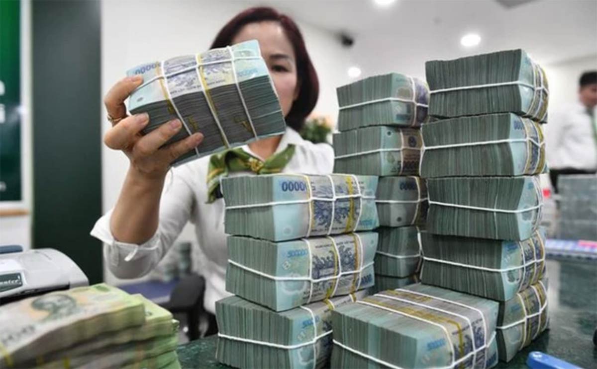 Tiền gửi vào ngân hàng tăng mạnh, lãi suất vào chu kỳ đi lên - Ảnh 1 Tiền gửi vào ngân hàng tăng mạnh, lãi suất vào chu kỳ đi lên - Ảnh 1