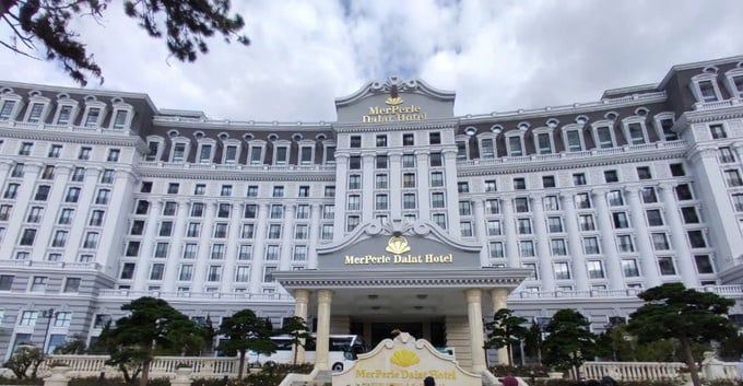 Công ty Cổ phần Khải Vy chủ khách sạn Merperle Dalat Hotel bị cưỡng chế thuế gần 12 tỷ đồng. Công ty Cổ phần Khải Vy chủ khách sạn Merperle Dalat Hotel bị cưỡng chế thuế gần 12 tỷ đồng.