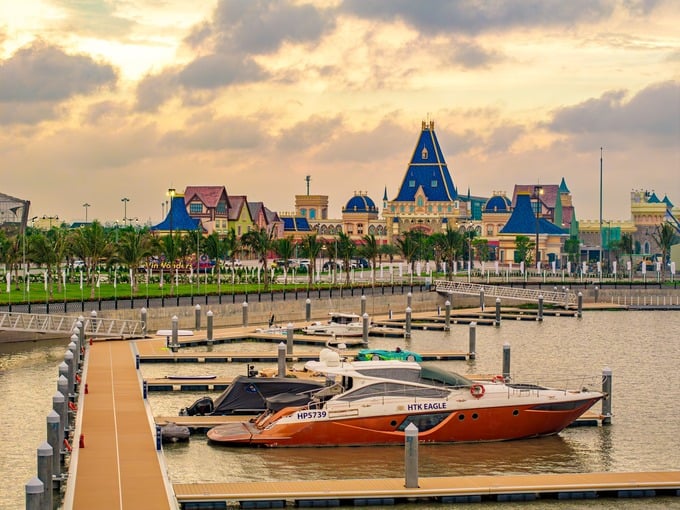 Hoạt động kinh doanh được bảo chứng bởi hệ sinh thái tiện ích đẳng cấp của đô thị đảo nghỉ dưỡng hàng đầu khu vực Hoạt động kinh doanh được bảo chứng bởi hệ sinh thái tiện ích đẳng cấp của đô thị đảo nghỉ dưỡng hàng đầu khu vực