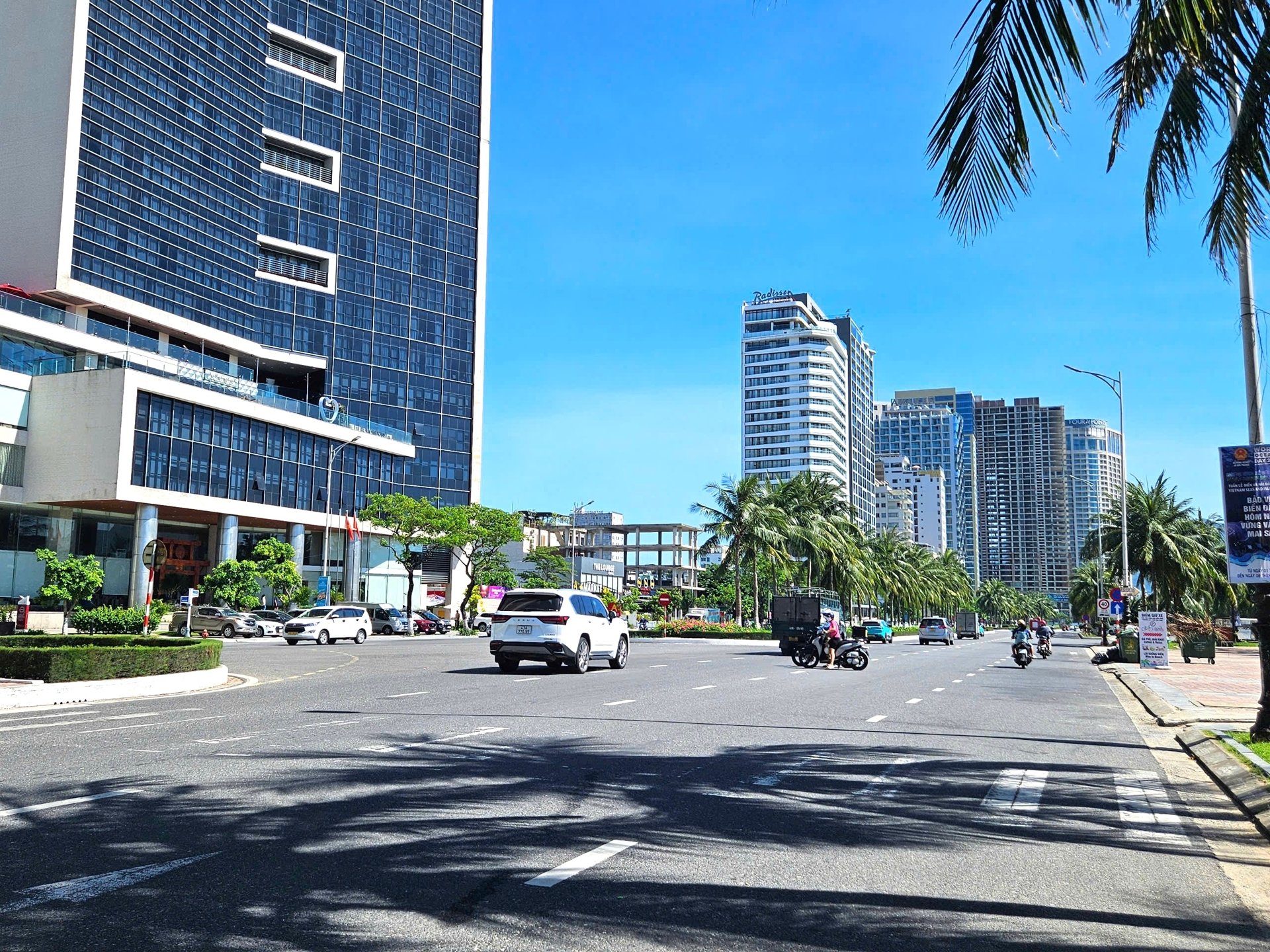 Các chuyên gia khuyến nghị, nhà đầu tư cần tập trung vào các dự án phục vụ đúng nhóm khách hàng tinh hoa, vì đây là phân khúc có nhu cầu thật, tài chính vững mạnh. Các chuyên gia khuyến nghị, nhà đầu tư cần tập trung vào các dự án phục vụ đúng nhóm khách hàng tinh hoa, vì đây là phân khúc có nhu cầu thật, tài chính vững mạnh. 