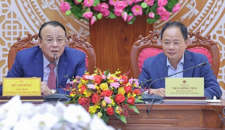 Ông Đỗ Anh Dũng tái xuất, Tân Hoàng Minh 'sống dậy' - Ảnh 2 Ông Đỗ Anh Dũng tái xuất, Tân Hoàng Minh 'sống dậy' - Ảnh 2