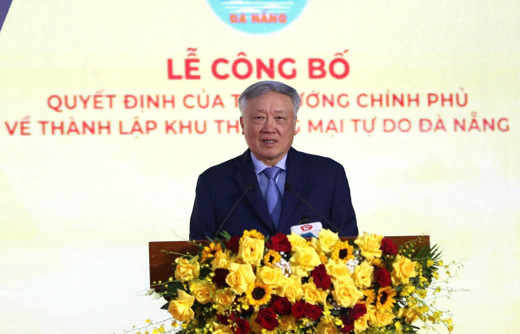 Phó Thủ tướng Nguyễn Hòa Bình phát biểu tại buổi lễ. Phó Thủ tướng Nguyễn Hòa Bình phát biểu tại buổi lễ.