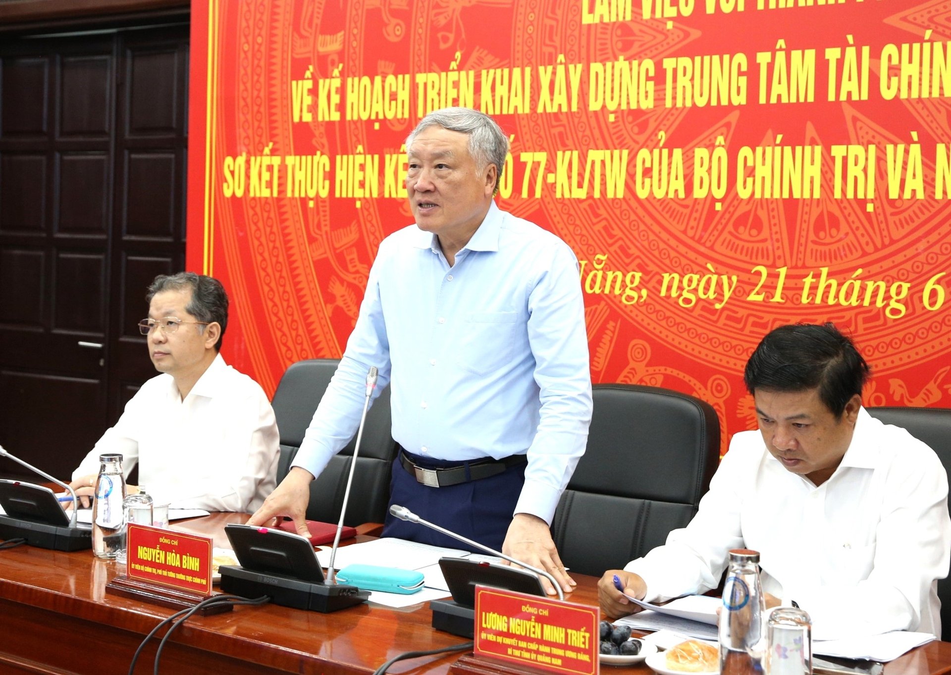Phó Thủ tướng Thường trực Chính phủ Nguyễn Hòa Bình làm việc với Đà Nẵng (Ảnh: VGP/Nguyễn Hoàng). Phó Thủ tướng Thường trực Chính phủ Nguyễn Hòa Bình làm việc với Đà Nẵng (Ảnh: VGP/Nguyễn Hoàng).