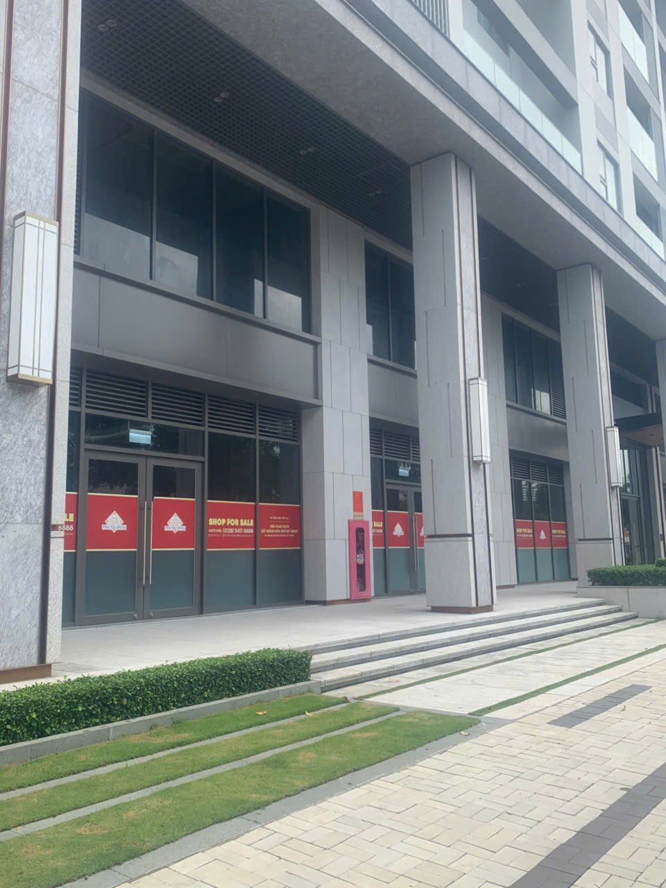 'Phố nhà giàu' Phú Mỹ Hưng đìu hiu, treo biển cho thuê dài ngày vẫn vắng khách - Ảnh 1 'Phố nhà giàu' Phú Mỹ Hưng đìu hiu, treo biển cho thuê dài ngày vẫn vắng khách - Ảnh 1