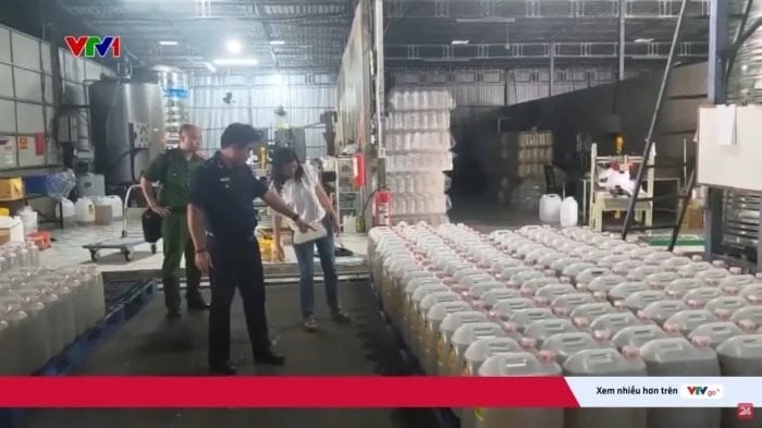 Chế dầu ăn cho người từ thức ăn chăn nuôi: 3 năm thu về 8.200 tỷ đồng - Ảnh 1 Chế dầu ăn cho người từ thức ăn chăn nuôi: 3 năm thu về 8.200 tỷ đồng - Ảnh 1