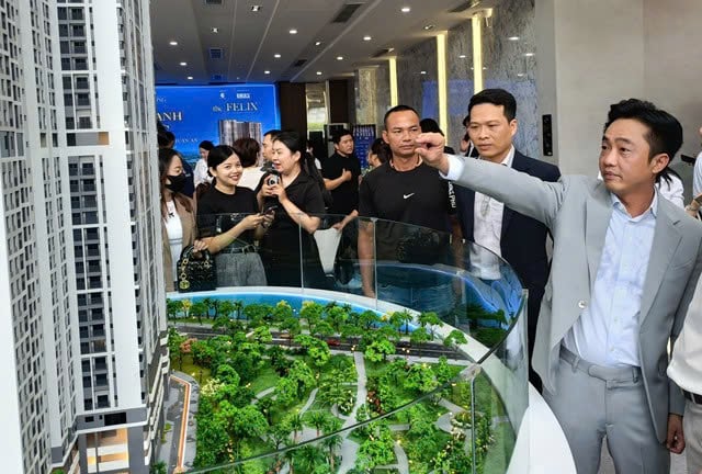 Doanh nhân Nguyễn Quốc Cường và C-Holdings tiếp tục khẳng định những đóng góp phát triển vì cộng đồng khi ra mắt Quỹ trợ giá cho người trẻ mua nhà Fit Fund. Doanh nhân Nguyễn Quốc Cường và C-Holdings tiếp tục khẳng định những đóng góp phát triển vì cộng đồng khi ra mắt "Quỹ trợ giá cho người trẻ mua nhà Fit Fund".