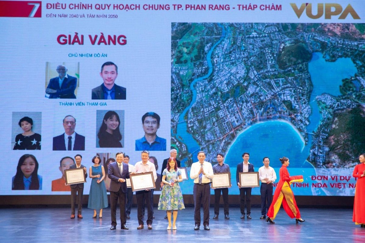 BTC trao các giải Vàng tại VUPA 2024 BTC trao các giải Vàng tại VUPA 2024