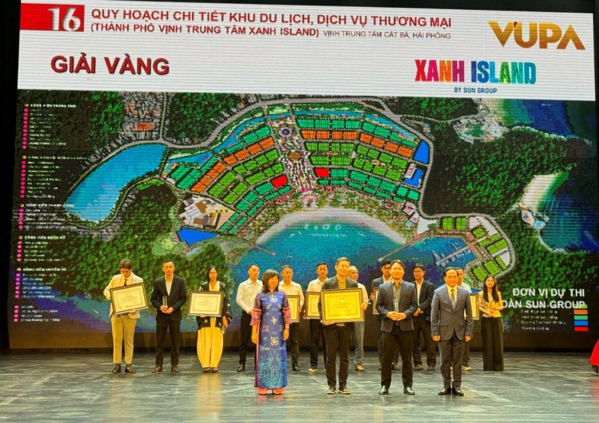 Đại diện Sun Group nhận Giải Vảng cho Quy hoạch chi tiết 1/500 Khu du lịch, dịch vụ thương mại Vịnh Trung tâm Cát Bà Đại diện Sun Group nhận Giải Vảng cho Quy hoạch chi tiết 1/500 Khu du lịch, dịch vụ thương mại Vịnh Trung tâm Cát Bà