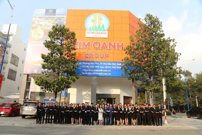 Nhiều doanh nghiệp liên quan đến Tập đoàn Địa ốc Kim Oanh nợ thuế. Nhiều doanh nghiệp liên quan đến Tập đoàn Địa ốc Kim Oanh nợ thuế.