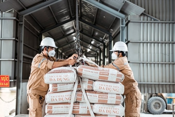 Vicem Hà Tiên bị xử phạt và truy thu hơn 2,6 tỷ đồng. Vicem Hà Tiên bị xử phạt và truy thu hơn 2,6 tỷ đồng.