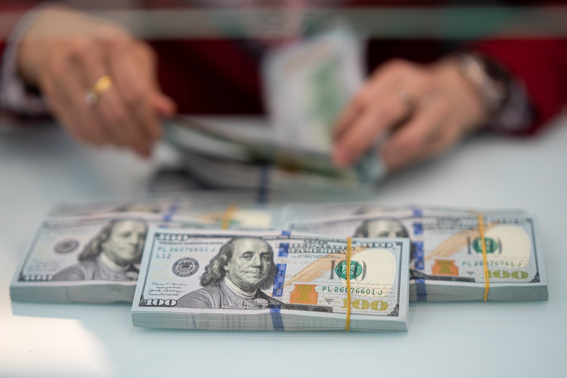 Giá USD ngân hàng lập đỉnh cao chưa từng có - Ảnh 1 Giá USD ngân hàng lập đỉnh cao chưa từng có - Ảnh 1
