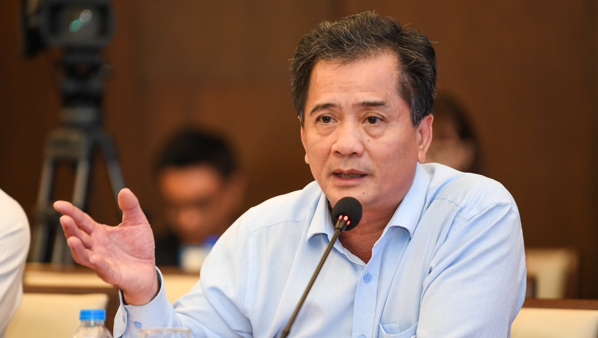 TS. Nguyễn Văn Đính, Phó chủ tịch Hiệp hội Bất động sản Việt Nam, Chủ tịch Hội môi giới bất động sản Việt Nam (VARS). TS. Nguyễn Văn Đính, Phó chủ tịch Hiệp hội Bất động sản Việt Nam, Chủ tịch Hội môi giới bất động sản Việt Nam (VARS).