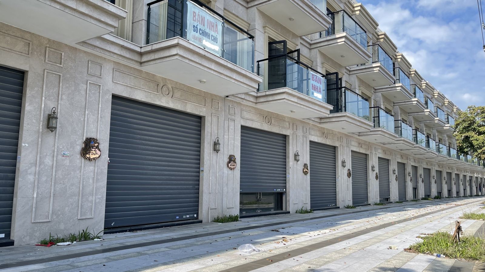 Shophouse dùng cho công nhân ở trên tuyến đường Mê Linh (Q. Liên Chiểu, TP. Đà Nẵng). Shophouse dùng cho công nhân ở trên tuyến đường Mê Linh (Q. Liên Chiểu, TP. Đà Nẵng). 