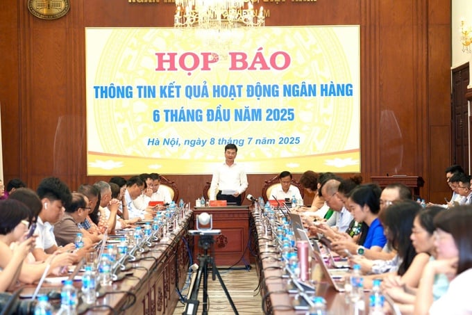 NHNN đã chỉ đạo các tổ chức tín dụng tập trung tín dụng vào các lĩnh vực ưu tiên như sản xuất kinh doanh, công nghệ số, hạ tầng, và các chương trình tín dụng chính sách như nhà ở xã hội. (Ảnh: SBV) NHNN đã chỉ đạo các tổ chức tín dụng tập trung tín dụng vào các lĩnh vực ưu tiên như sản xuất kinh doanh, công nghệ số, hạ tầng, và các chương trình tín dụng chính sách như nhà ở xã hội. (Ảnh: SBV)