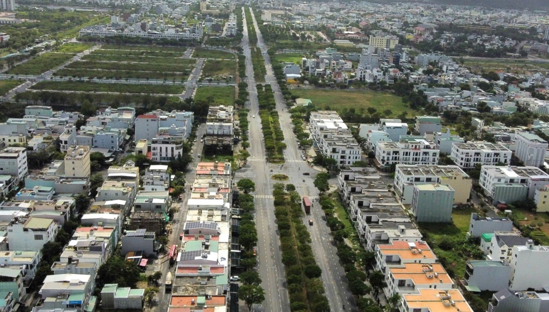 Khu vực Liên Chiểu (cũ) vùng giáp biển Nguyễn Tất Thành được đánh giá là một trong những nơi tốt nhất để đầu tư. Khu vực Liên Chiểu (cũ) vùng giáp biển Nguyễn Tất Thành được đánh giá là một trong những nơi tốt nhất để đầu tư.