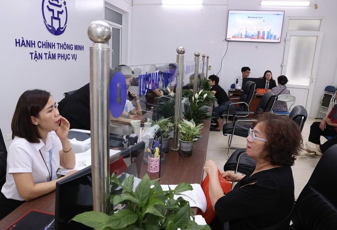 Hà Nội muốn thí điểm bỏ công chứng hợp đồng tặng cho bất động sản. Hà Nội muốn thí điểm bỏ công chứng hợp đồng tặng cho bất động sản.
