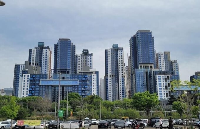 Theo Sở Tài nguyên và Môi trường Tp.HCM, trong 6 tháng đầu năm 2025, tổng thu ngân sách từ đất trên địa bàn thành phố (trước sáp nhập) ước đạt hơn 65.319 tỷ đồng, tương đương 90,72% chỉ tiêu cả năm (72.000 tỷ đồng). Theo Sở Tài nguyên và Môi trường Tp.HCM, trong 6 tháng đầu năm 2025, tổng thu ngân sách từ đất trên địa bàn thành phố (trước sáp nhập) ước đạt hơn 65.319 tỷ đồng, tương đương 90,72% chỉ tiêu cả năm (72.000 tỷ đồng). 