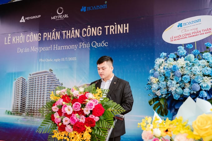 Ông Lê Viết Hiếu đại diện Tổng thầu phát biểu Ông Lê Viết Hiếu đại diện Tổng thầu phát biểu