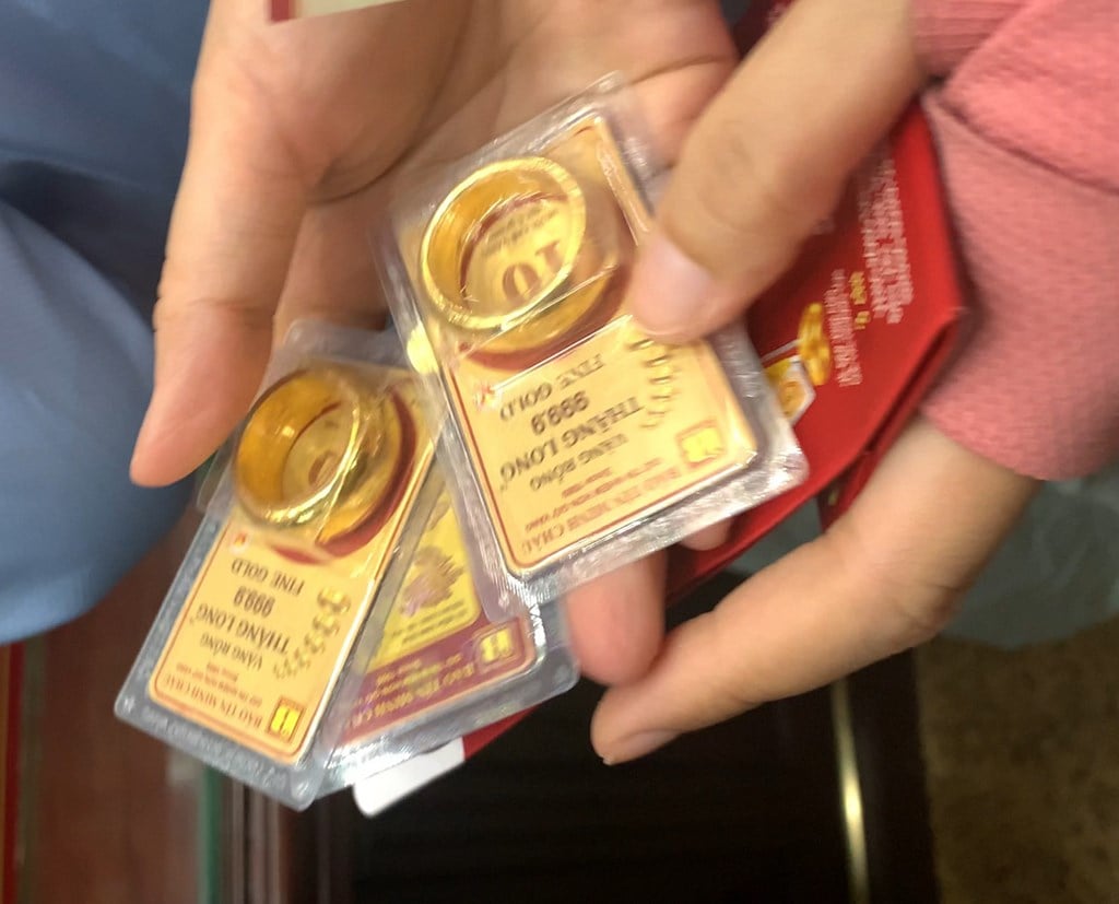 Mua, bán vàng 20 triệu/ngày bắt buộc phải chuyển khoản - Ảnh 2 Mua, bán vàng 20 triệu/ngày bắt buộc phải chuyển khoản - Ảnh 2