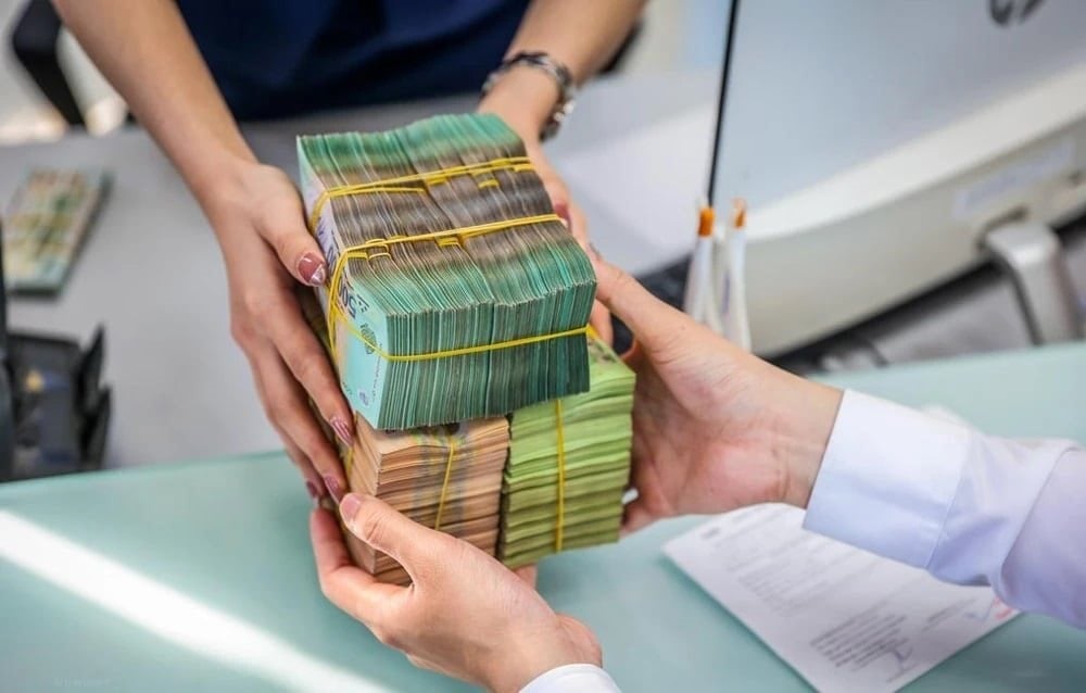 Lãnh đạo NHNN cho biết việc gỡ bỏ cơ chế room tín dụng phải được nghiên cứu kỹ lưỡng. Lãnh đạo NHNN cho biết việc gỡ bỏ cơ chế room tín dụng phải được nghiên cứu kỹ lưỡng. 
