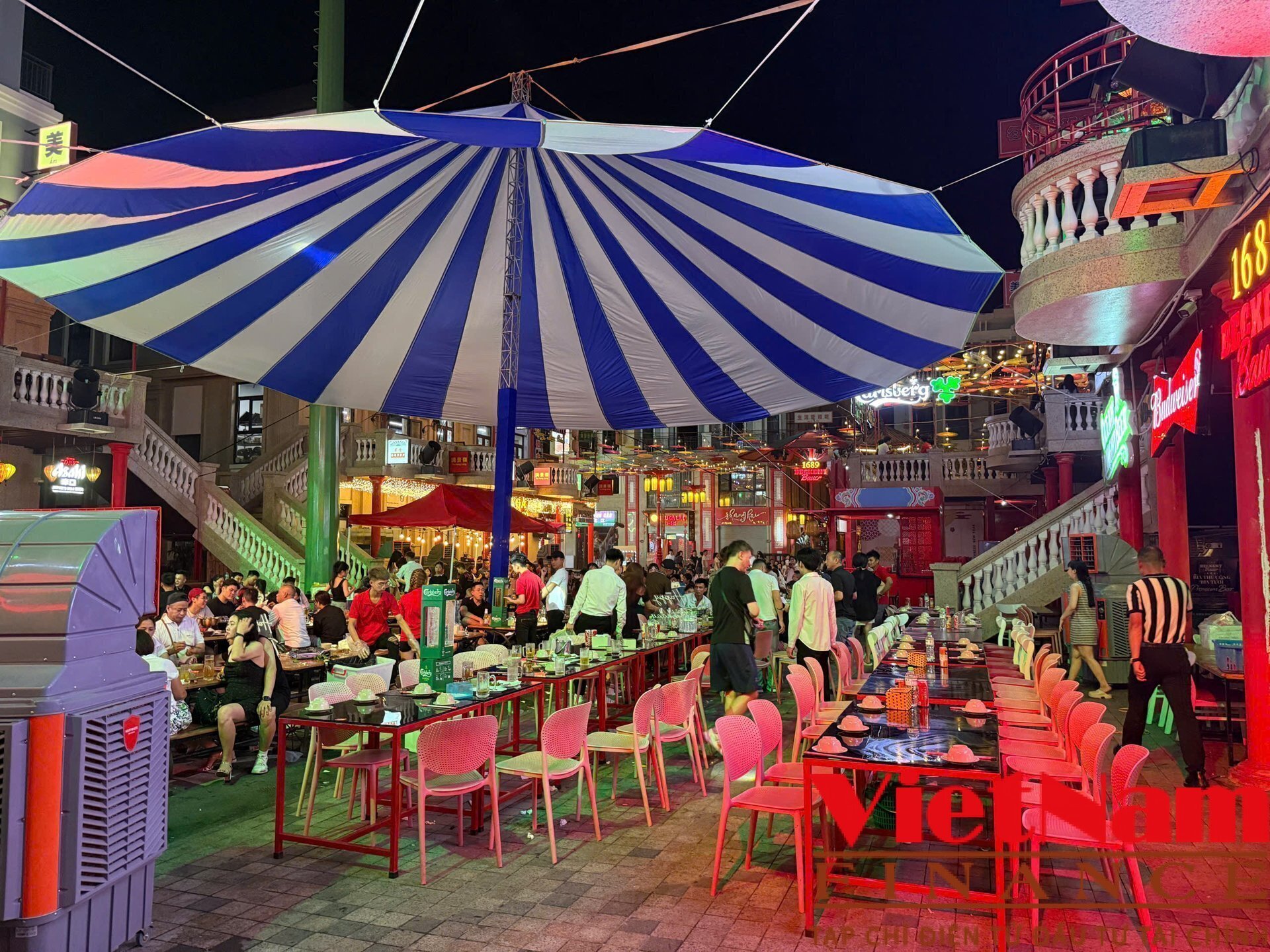 Phố đêm rực sáng tại Khu đô thị Ocean Park ở Hưng Yên - Ảnh 2 Phố đêm rực sáng tại Khu đô thị Ocean Park ở Hưng Yên - Ảnh 2