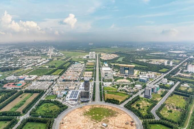 Theo VARS, dòng vốn đầu tư bất động sản đang dịch chuyển dần từ miền Bắc vào các tỉnh, thành phía Nam. Theo VARS, dòng vốn đầu tư bất động sản đang dịch chuyển dần từ miền Bắc vào các tỉnh, thành phía Nam.