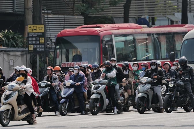 Hà Nội dự kiến hỗ trợ 3 triệu đồng/người để đổi xe máy xanh. Hà Nội dự kiến hỗ trợ 3 triệu đồng/người để đổi xe máy xanh.