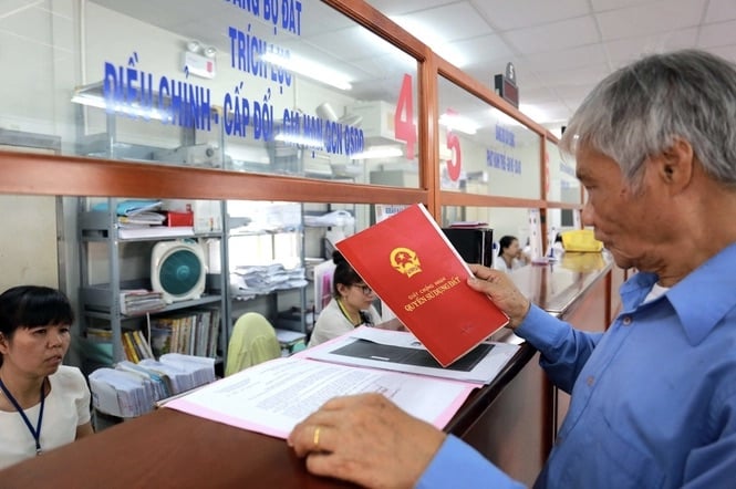 Thủ tướng yêu cầu cán bộ xuống cơ sở gỡ nút thắt về đất đai, sổ đỏ. Thủ tướng yêu cầu cán bộ xuống cơ sở gỡ nút thắt về đất đai, sổ đỏ. 