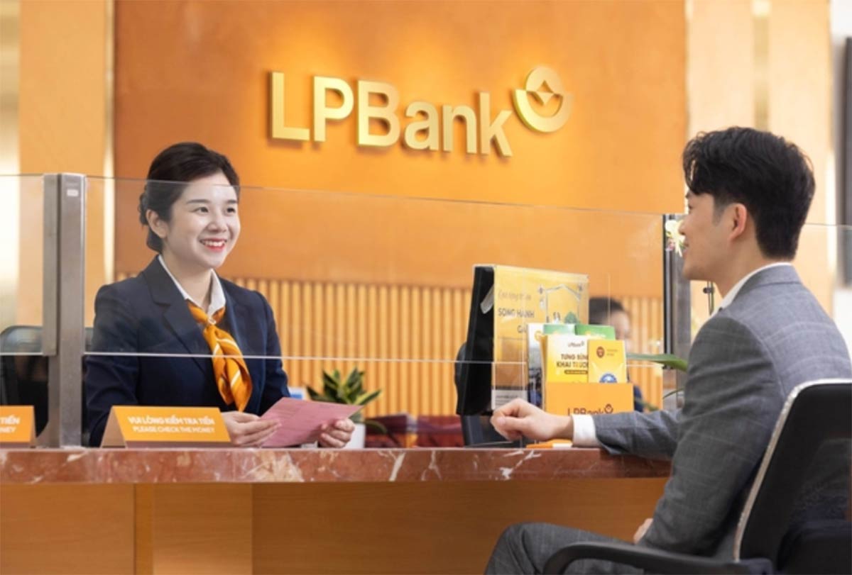 Tỷ lệ nợ xấu cũng được LPBank được kiểm soát ở mức 1,74%, đáp ứng yêu cầu của Ngân hàng Nhà nước. Tỷ lệ nợ xấu cũng được LPBank được kiểm soát ở mức 1,74%, đáp ứng yêu cầu của Ngân hàng Nhà nước.