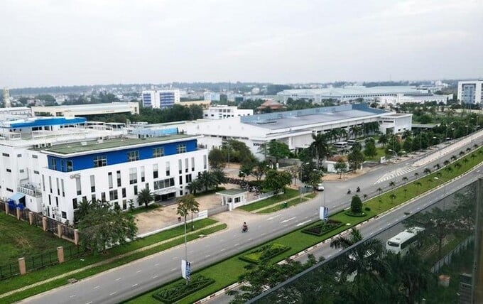 Thành lập Ban Quản lý các Khu chế xuất và công nghiệp TP.HCM trên cơ sở hợp nhất 3 Ban Quản lý Khu công nghiệp Bà Rịa - Vũng Tàu, Bình Dương và TP.HCM. Thành lập Ban Quản lý các Khu chế xuất và công nghiệp TP.HCM trên cơ sở hợp nhất 3 Ban Quản lý Khu công nghiệp Bà Rịa - Vũng Tàu, Bình Dương và TP.HCM.