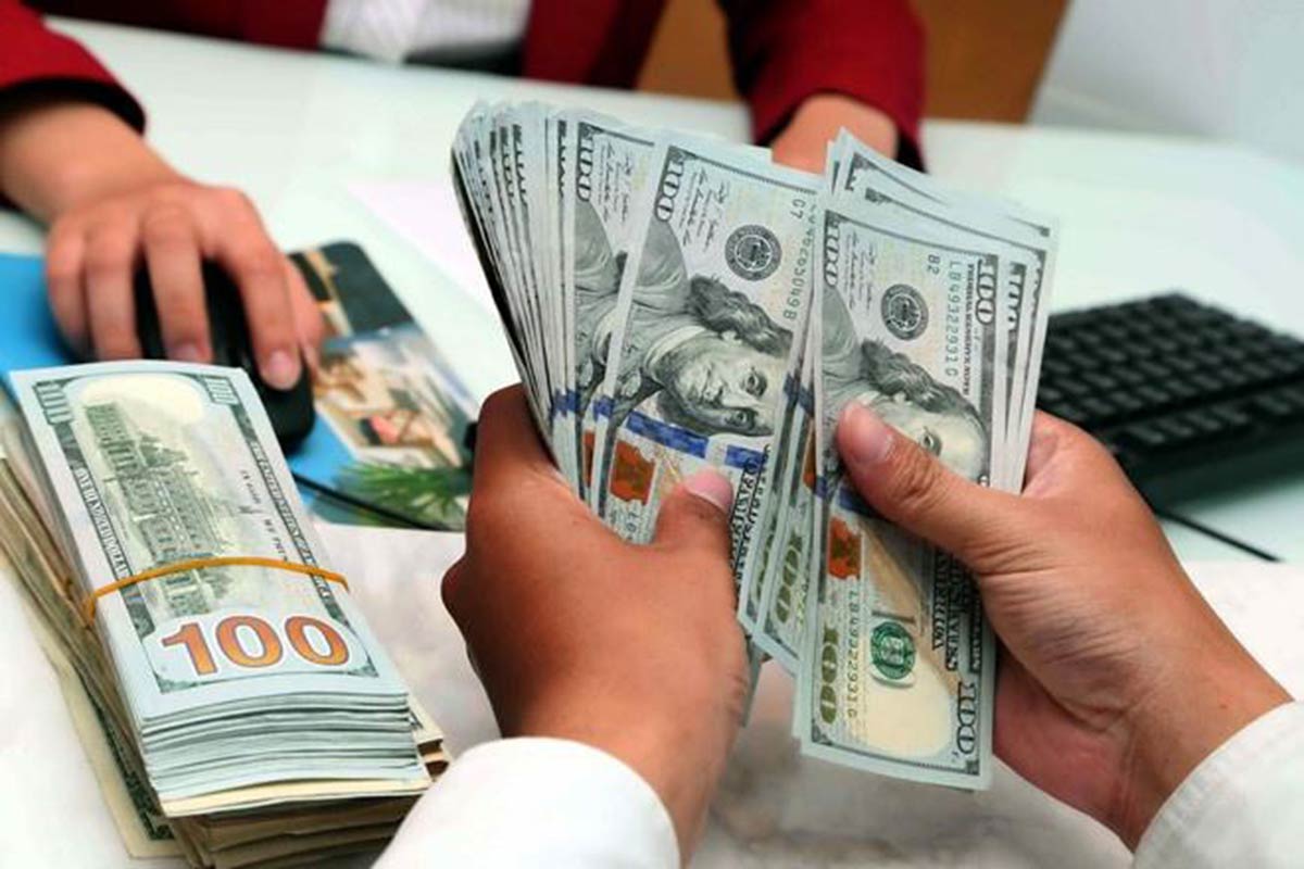 Tỷ giá liên tục tăng nóng, nỗi lo cho chặng đường cuối năm - Ảnh 2 Tỷ giá liên tục tăng nóng, nỗi lo cho chặng đường cuối năm - Ảnh 2