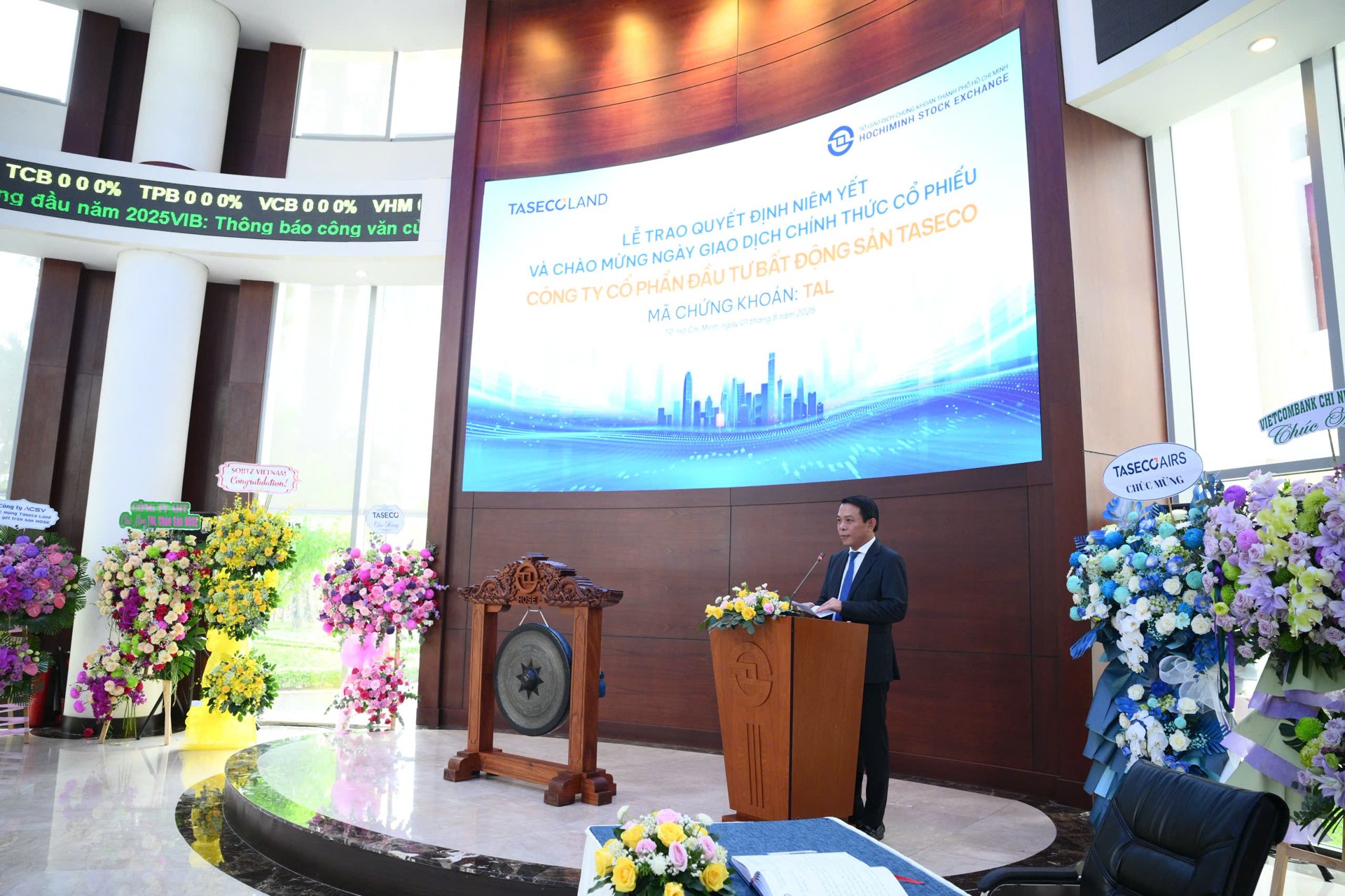 Toàn cảnh phiên chào sàn của cổ phiếu nhà Taseco Land - Ảnh 3 Toàn cảnh phiên chào sàn của cổ phiếu nhà Taseco Land - Ảnh 3