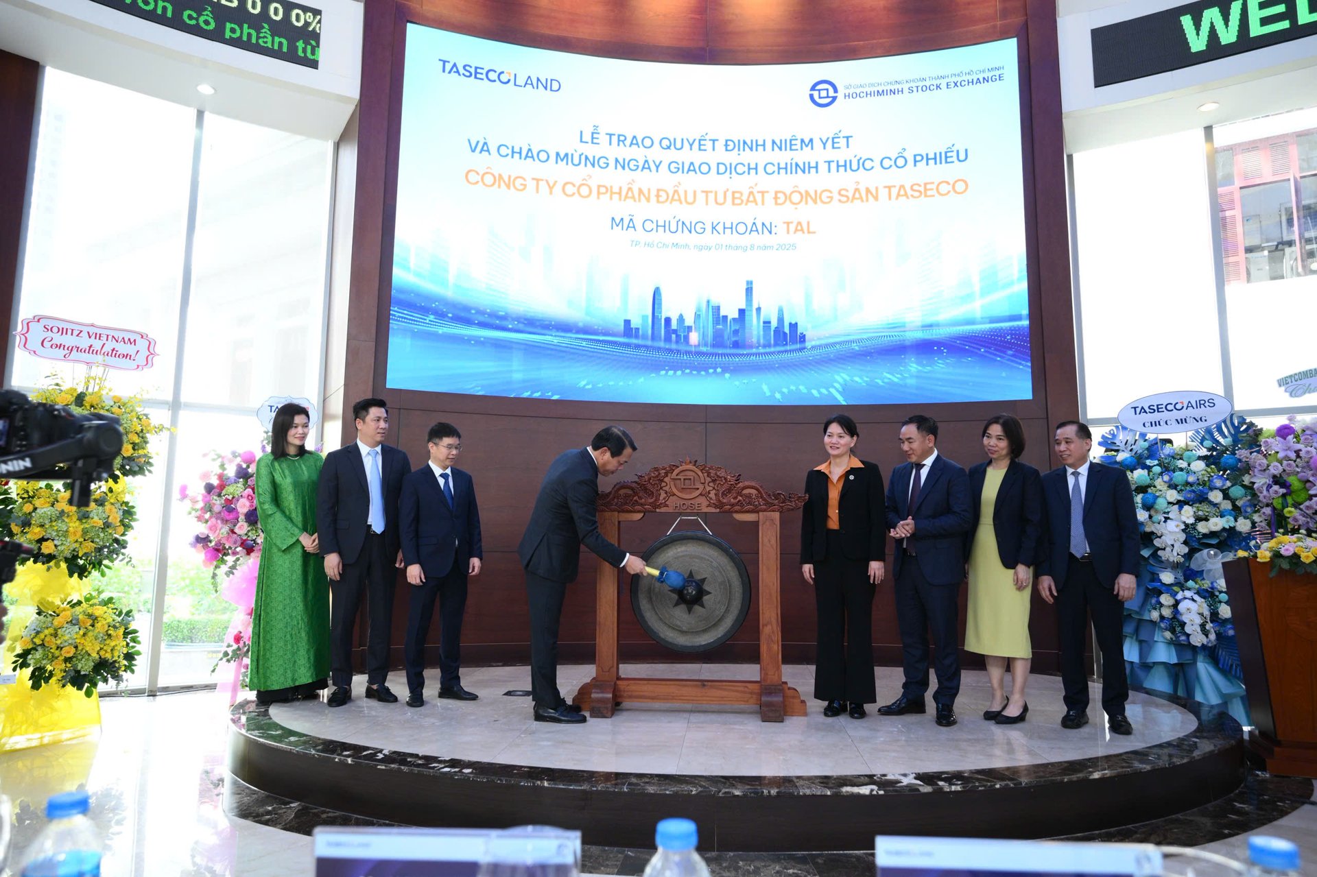 Toàn cảnh phiên chào sàn của cổ phiếu nhà Taseco Land - Ảnh 4 Toàn cảnh phiên chào sàn của cổ phiếu nhà Taseco Land - Ảnh 4