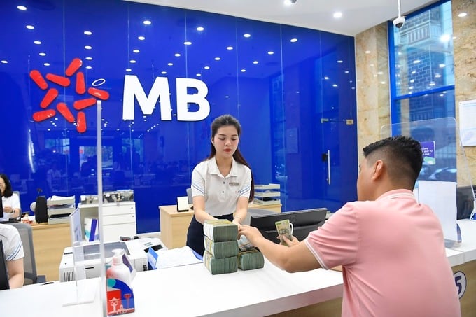 MBB chi 21.358 tỷ đồng để trả cổ tức 2024 cho cổ đông, tỷ lệ 35%. MBB chi 21.358 tỷ đồng để trả cổ tức 2024 cho cổ đông, tỷ lệ 35%. 