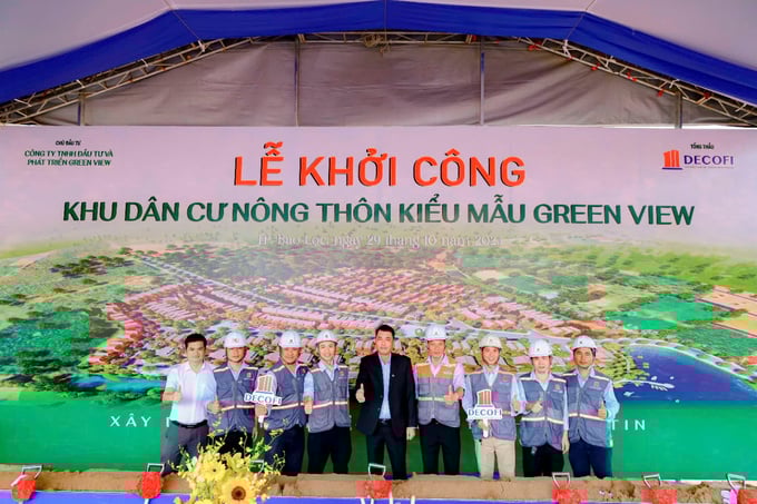 DECOFI đứng sau hàng loạt doanh nghiệp thuộc Eras Group. DECOFI đứng sau hàng loạt doanh nghiệp thuộc Eras Group.