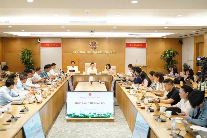 Quang cảnh buổi họp báo Quang cảnh buổi họp báo
