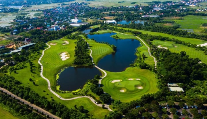 Doanh nghiệp Hàn Quốc đề xuất làm sân golf 60 triệu USD. Doanh nghiệp Hàn Quốc đề xuất làm sân golf 60 triệu USD.