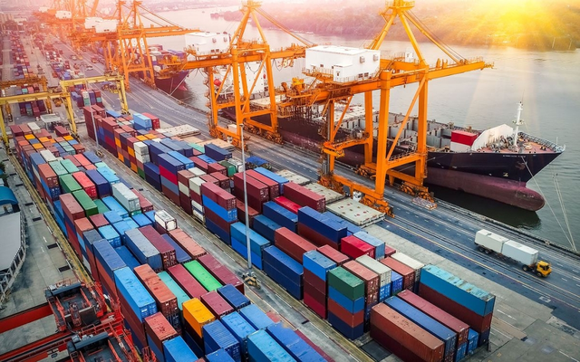 Xuất khẩu 7 tháng đạt 261,8 tỷ USD, tăng 14,6% so với cùng kỳ. Xuất khẩu 7 tháng đạt 261,8 tỷ USD, tăng 14,6% so với cùng kỳ.